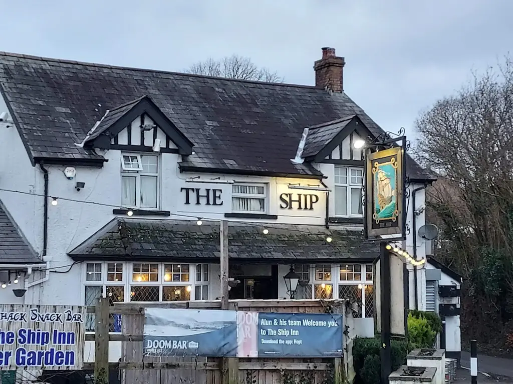 Julie Brown_The Ship Inn_Llantwit Fardre_review