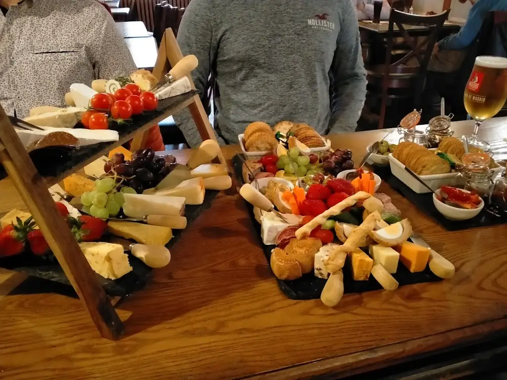 Cross Inn_Llantrisant_slider_image_1