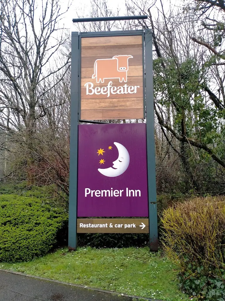 Paul Devivo_The Longbow Beefeater_Llantrisant_review