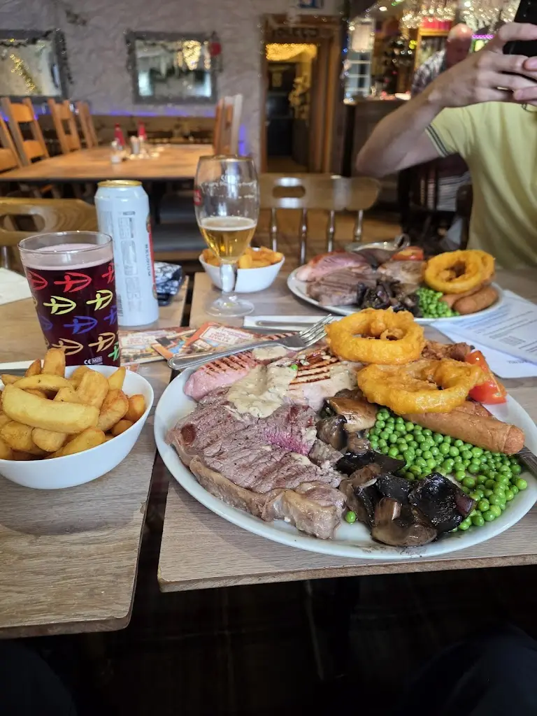 The Pantyscallog Inn_Merthyr Tydfil_slider_image_3