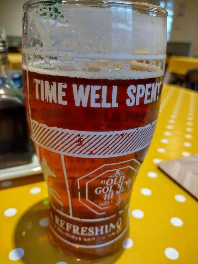 Alex Burnham_Tafarn Gwarcefel Arms_Llandysul_recensione