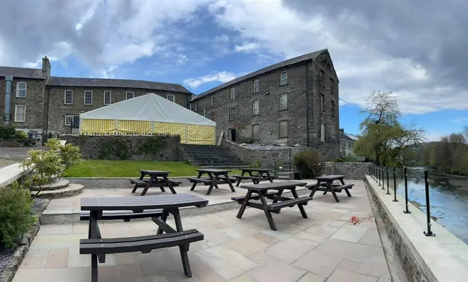 Y Porth Hotel restaurant in Llandysul