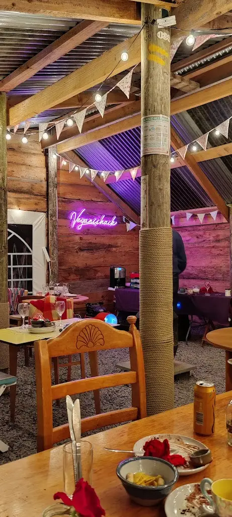 Veganishmum restaurant in Llandysul