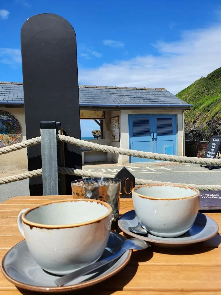 Menu_The Beach Hut_Llandysul_image_8