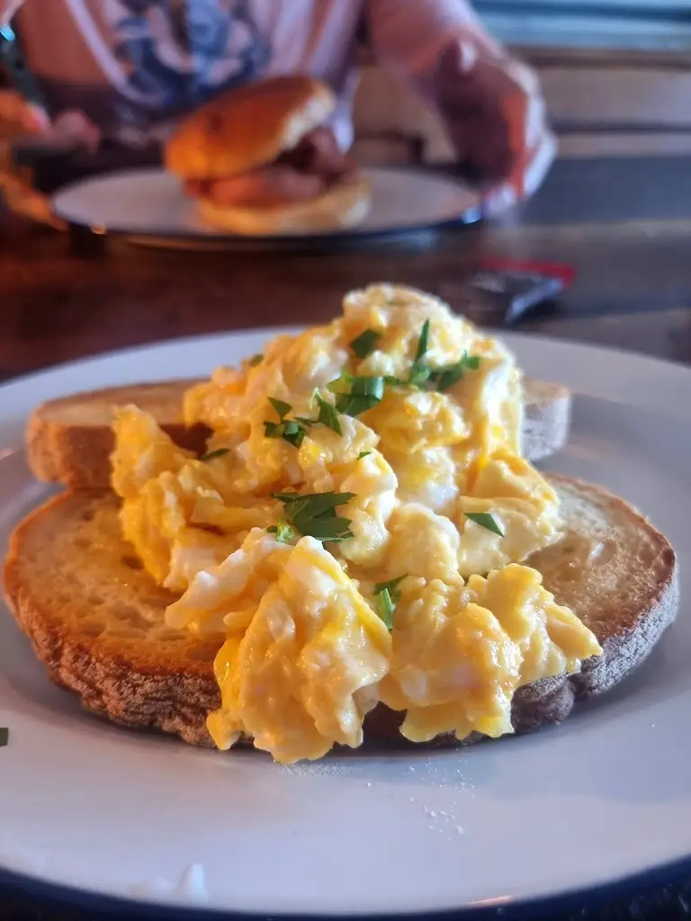 Chrissie Bickley_The Beach Hut_Llandysul_review