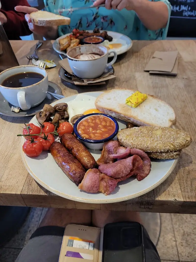 Jan Shearsmith_The Beach Hut_Llandysul_review