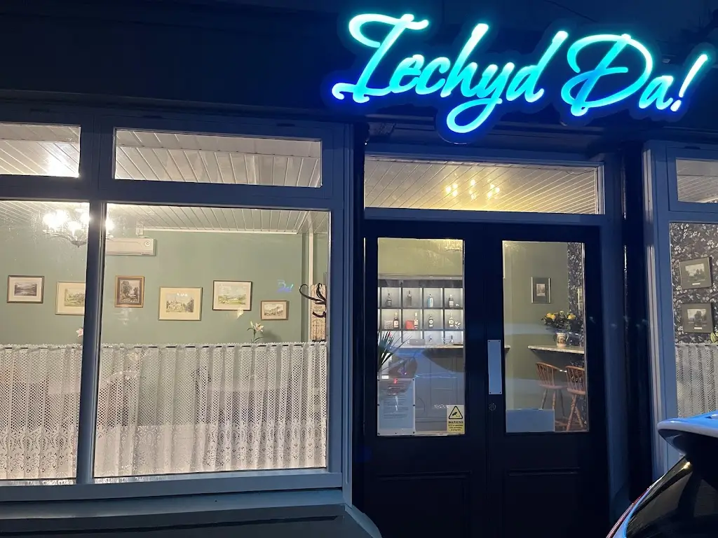 Iechyd da restaurant in Llandysul