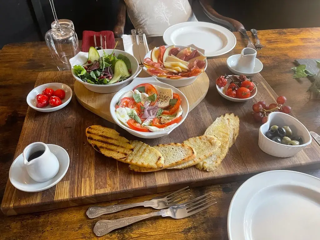 Y Talardd_Llandysul_slider_image_2