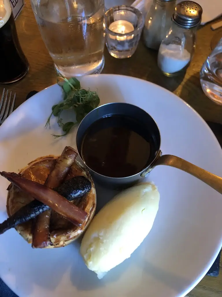 Mukesh Patel_The Three Horseshoes_Alveley_reseña