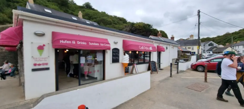 Iain Wooding_Caffi Patio_Llandysul_review