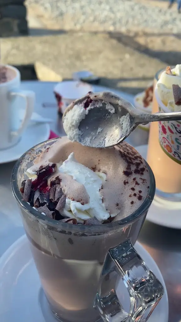 Caffi Patio_Llandysul_slider_image_2