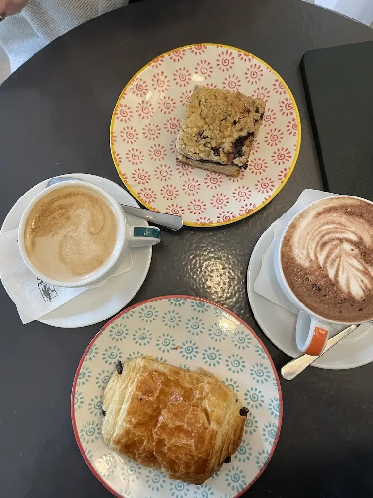 Zoë V_Plus39_Menai Bridge_review