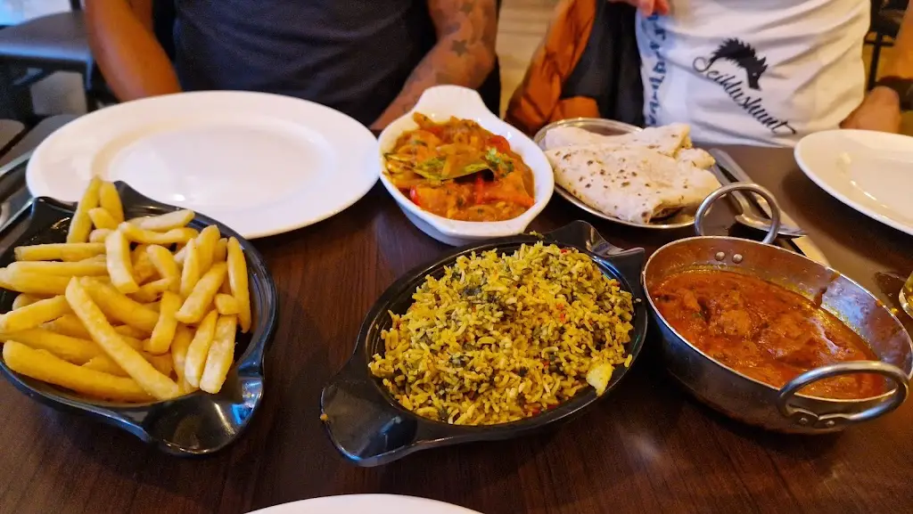 T Phillips_Spice Island Menai Bridge_Menai Bridge_Bewertung