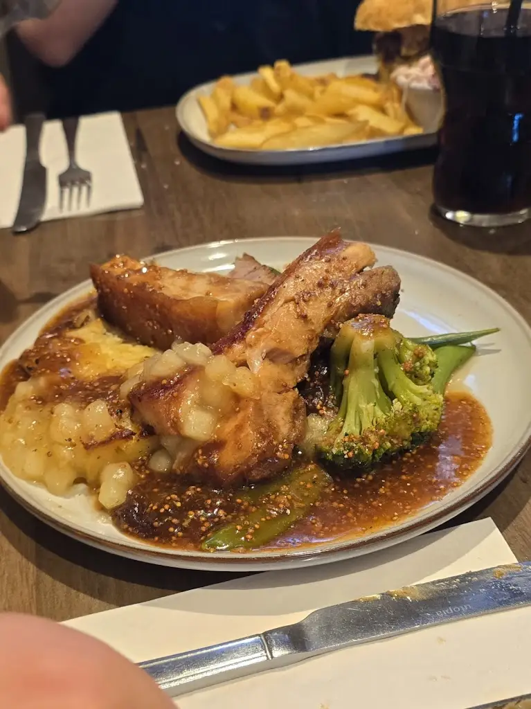 Mark Jepson_Four Crosses, Menai Bridge_Menai Bridge_review