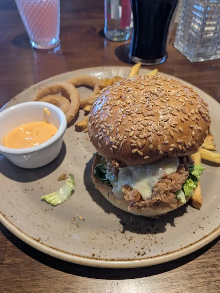 R_The Victoria_Menai Bridge_review