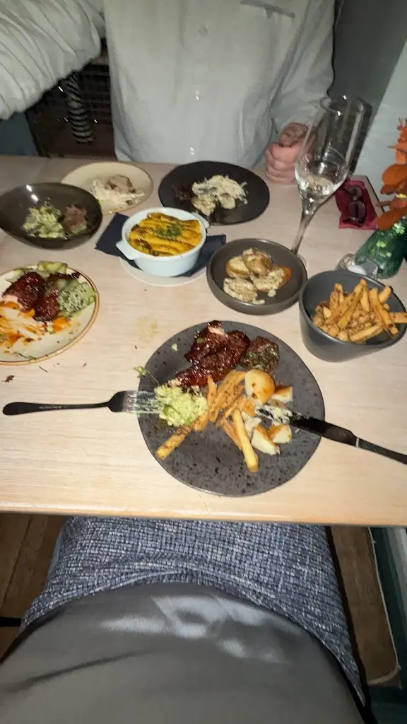 Kings_Freckled Angel_Menai Bridge_review