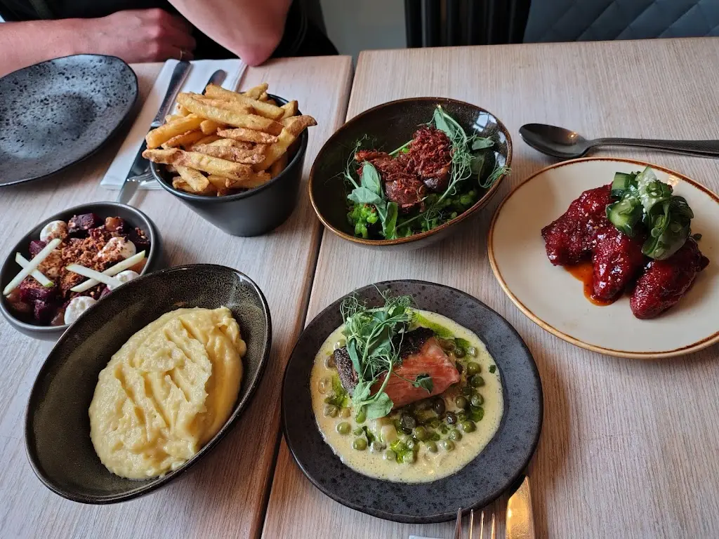 Freckled Angel_Menai Bridge_slider_image_3