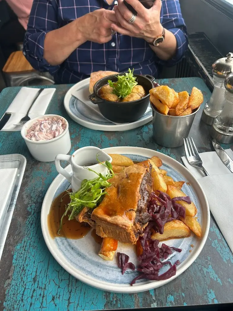 natalie shone_The Gazelle Hotel_Menai Bridge_Bewertung