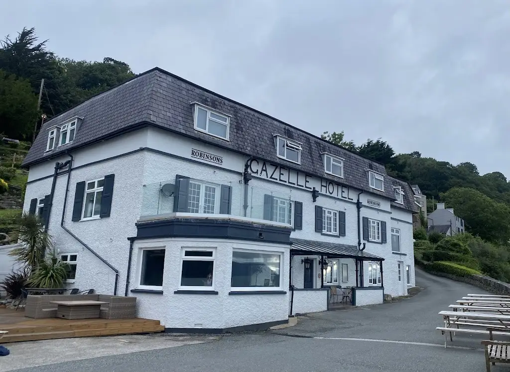 Julie Callaghan_The Gazelle Hotel_Menai Bridge_Bewertung