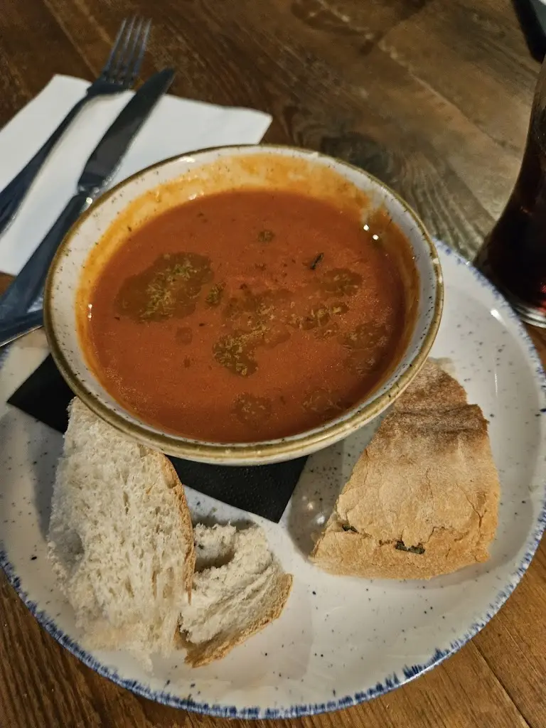 Kelly Ashfield-Morris_Pen Y Bont Farm_Mold_review