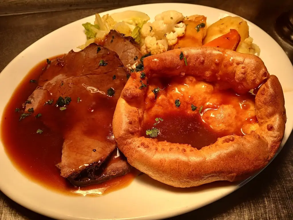 Y Llew Coch  Machynlleth_Machynlleth_slider_image_2