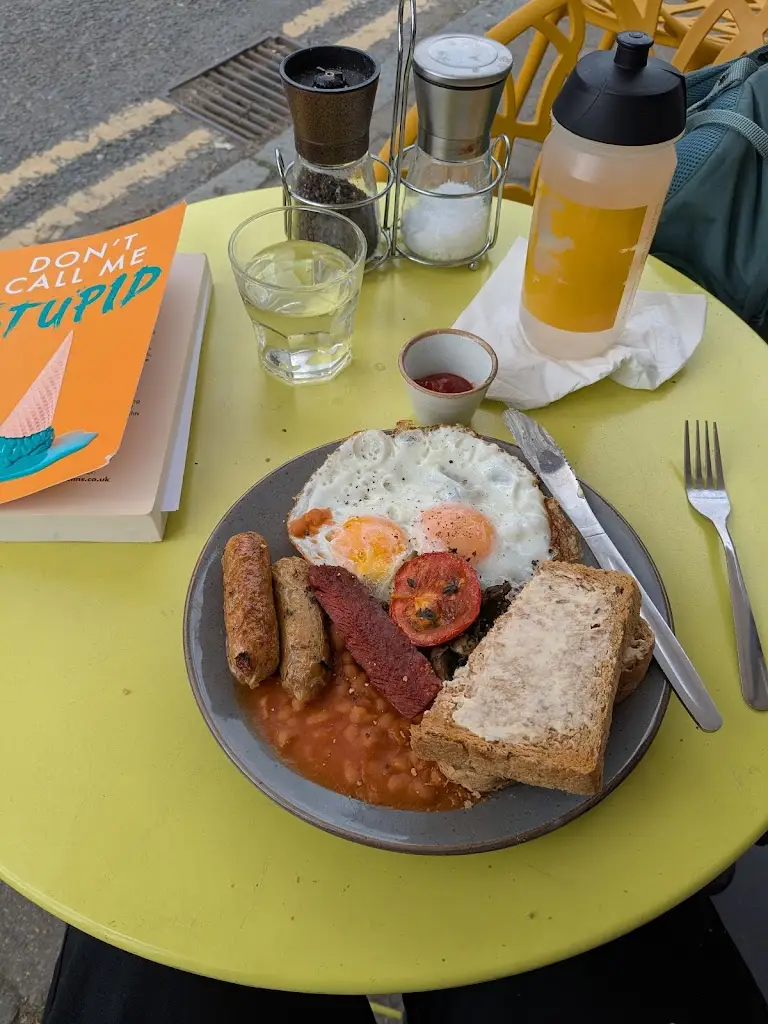 Lucy Harper_Tŷ Medi_Machynlleth_review