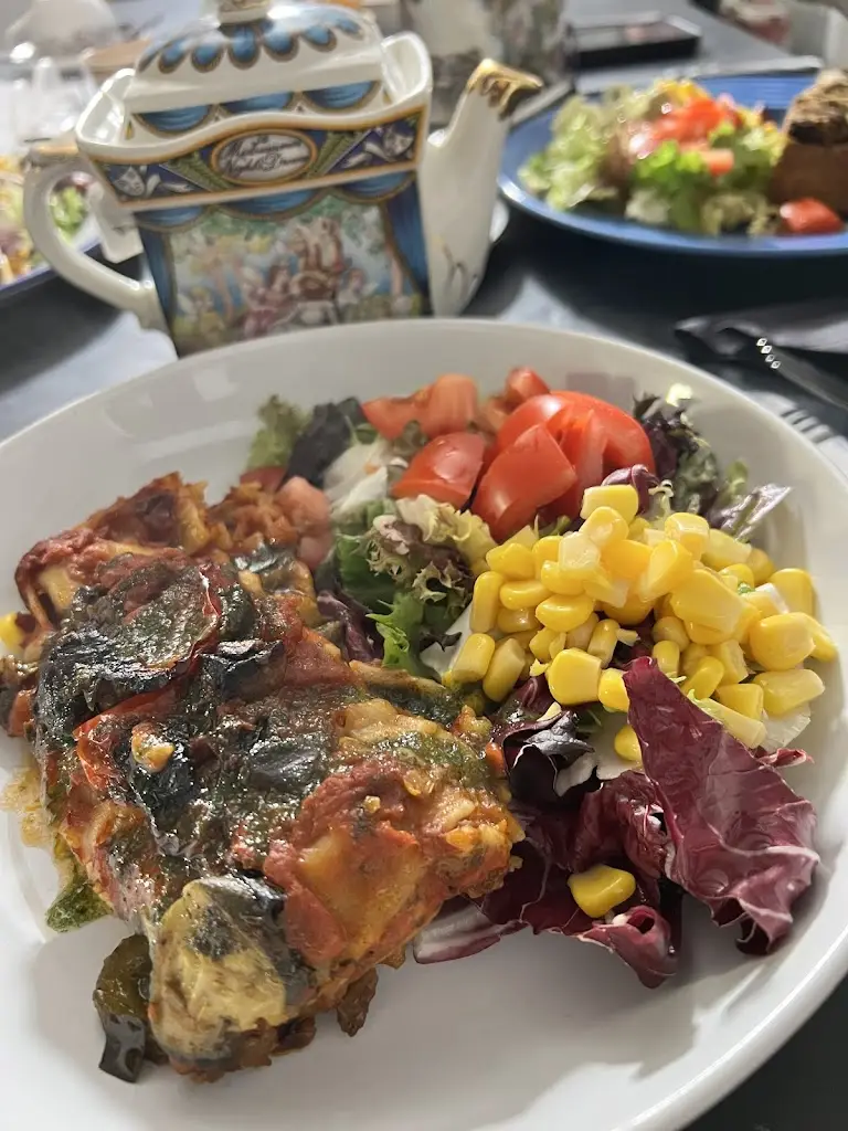 chris pickering_The Royal House_Machynlleth_review