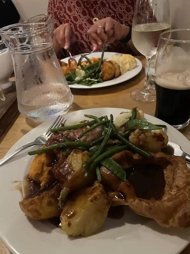 Tony Willis_Riverside Hotel Glan Yr Afon_Machynlleth_review