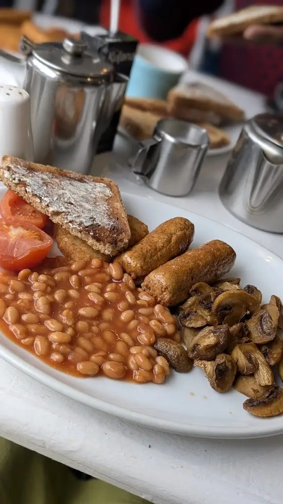 Kiran Rao_Y Gegin Fach_Machynlleth_review