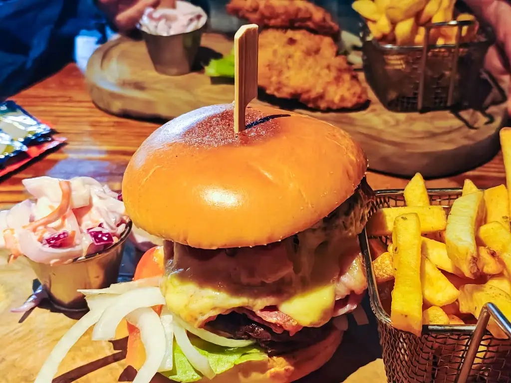 White Hart_Llantwit Major_slider_image_1