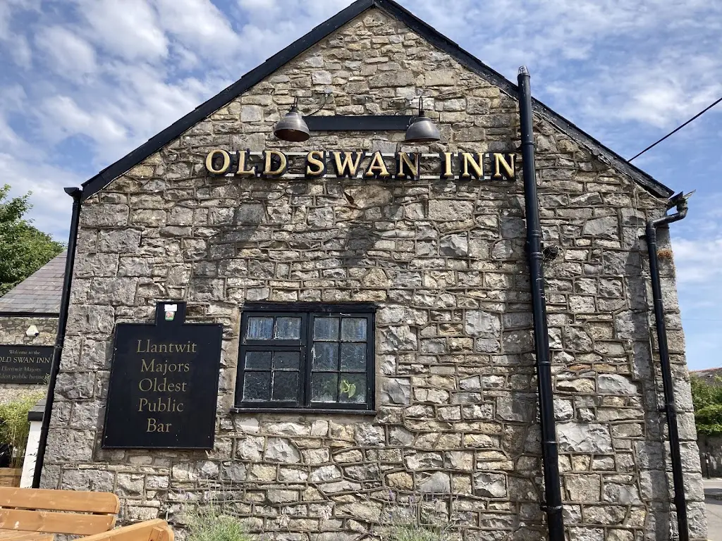 Desiree_The Old Swan Inn_Llantwit Major_review