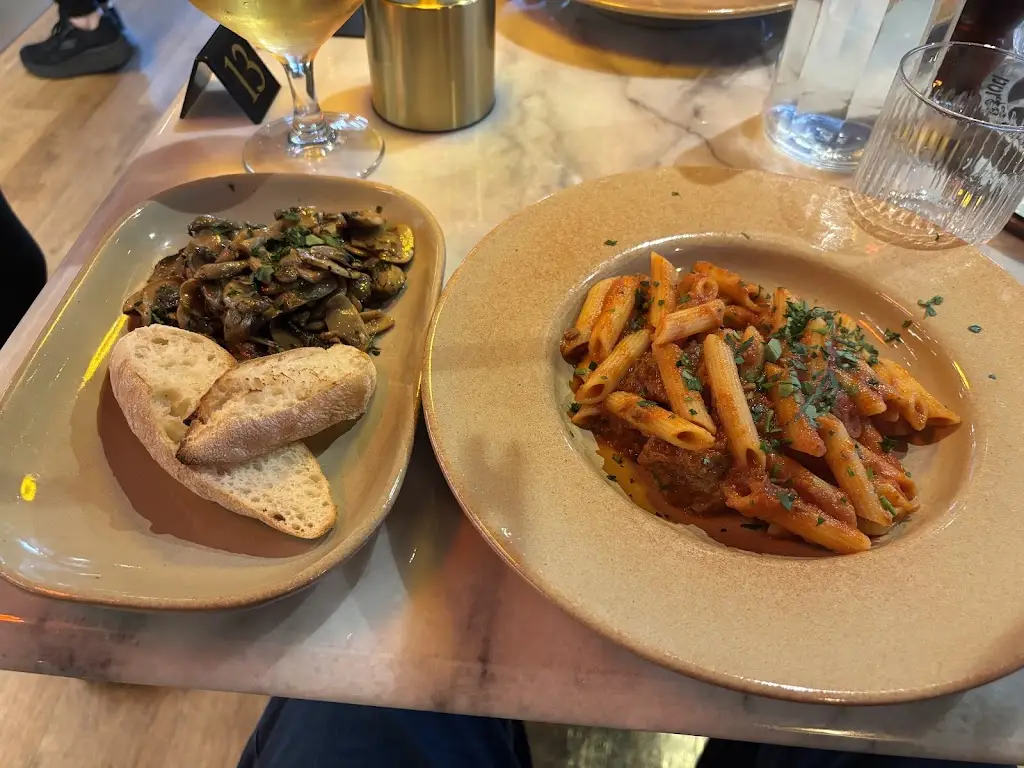 David Nash_Porto Due_Llantwit Major_recensione