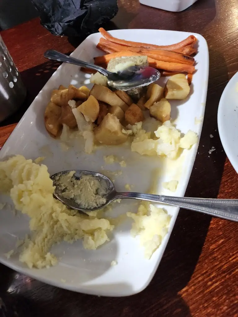 Louise Morgan-Jones_The Whistling Badger_Llanidloes_review