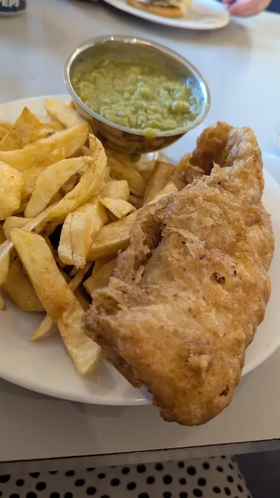 Scott Spiers_Ginger Sisters formerly Evans's Fish Bar_Llanidloes_review