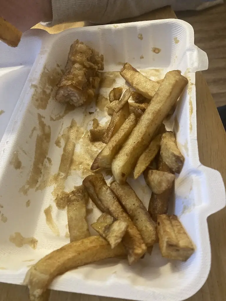 Li Mckenzie_Ginger Sisters formerly Evans's Fish Bar_Llanidloes_review