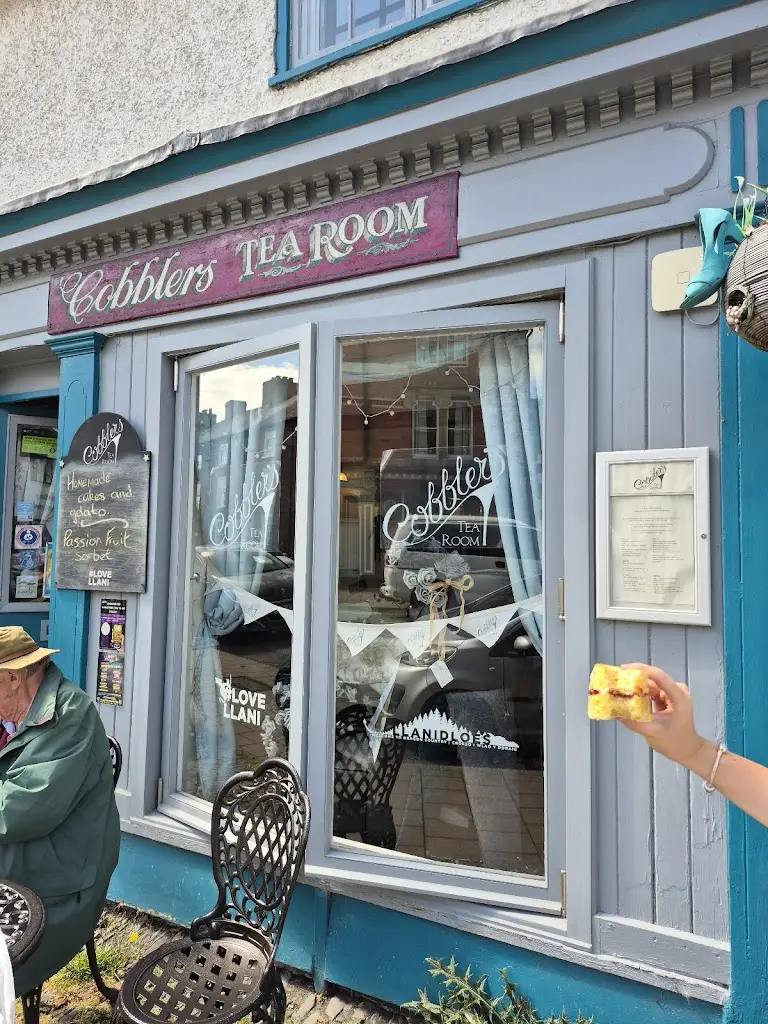 Claire Frankland_Cobblers Tea Room_Llanidloes_review