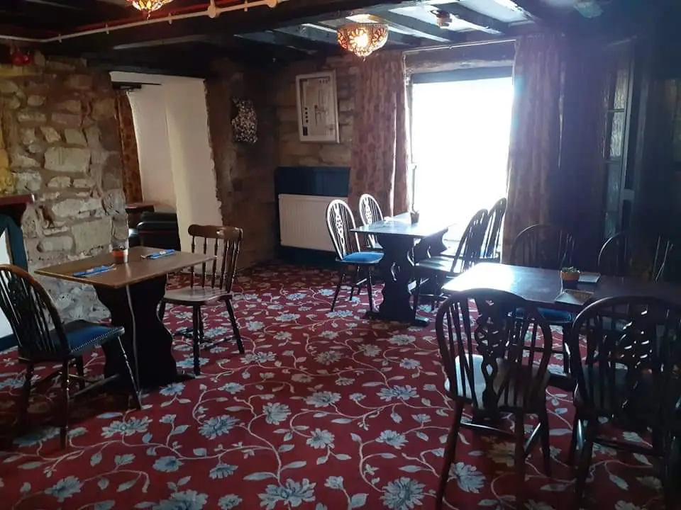 Angela Whiterose_The Old “BLACKSMITHS” Tavern Inn_Mostyn_review