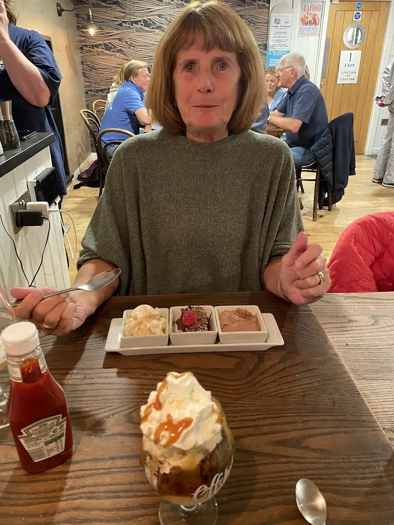 9884booth_The Cliffs Restaurant & Bar_Nefyn_review