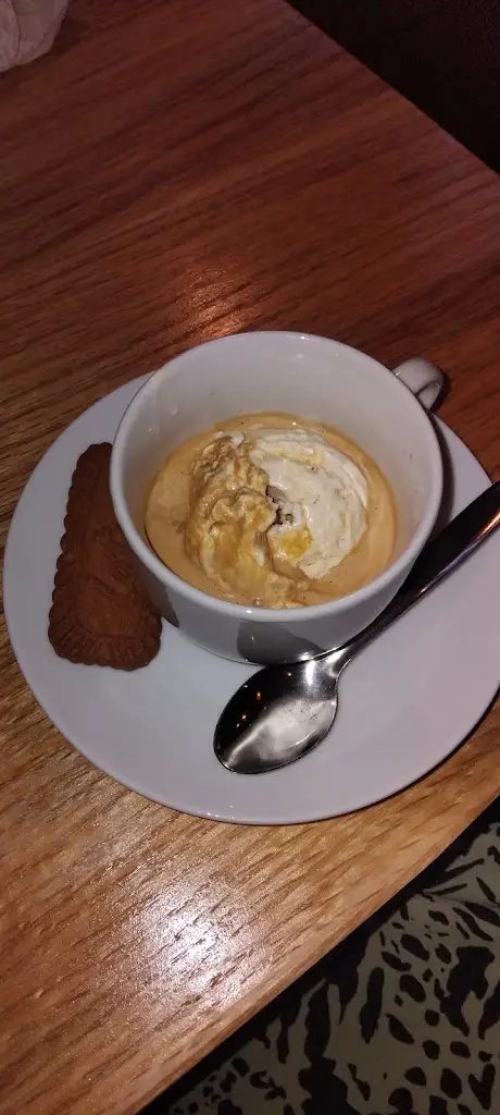 tammie Dee_9Thai_Newtown_review