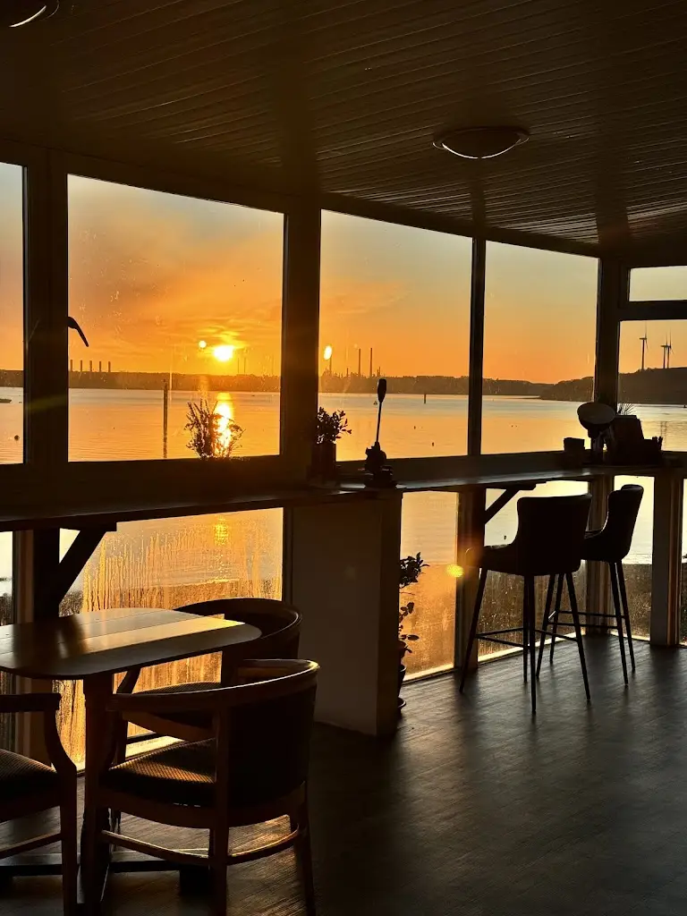 The Galley - Neyland Yacht Club restaurant in Neyland