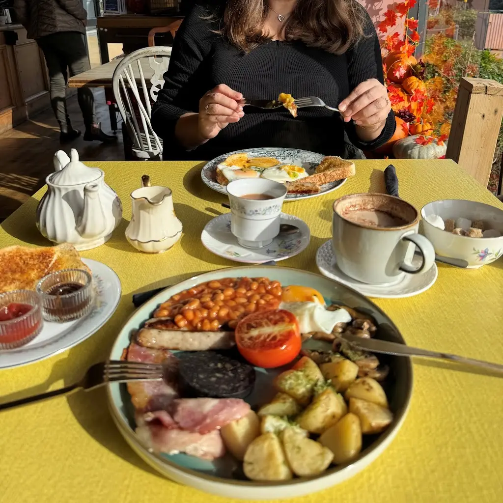 Mark Savage_Manillas.food_Neyland_review