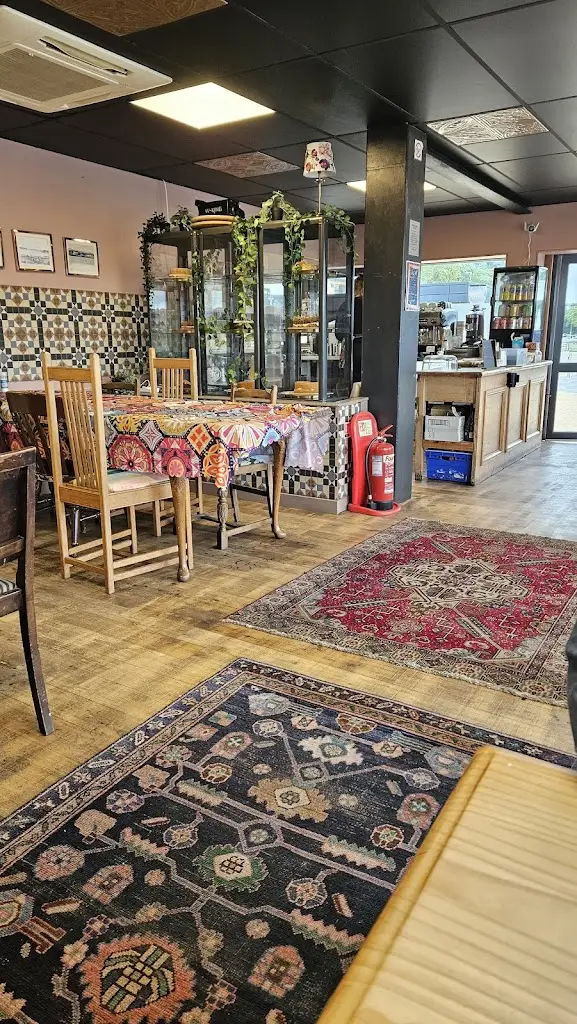 Kevin pryor_Manillas.food_Neyland_review