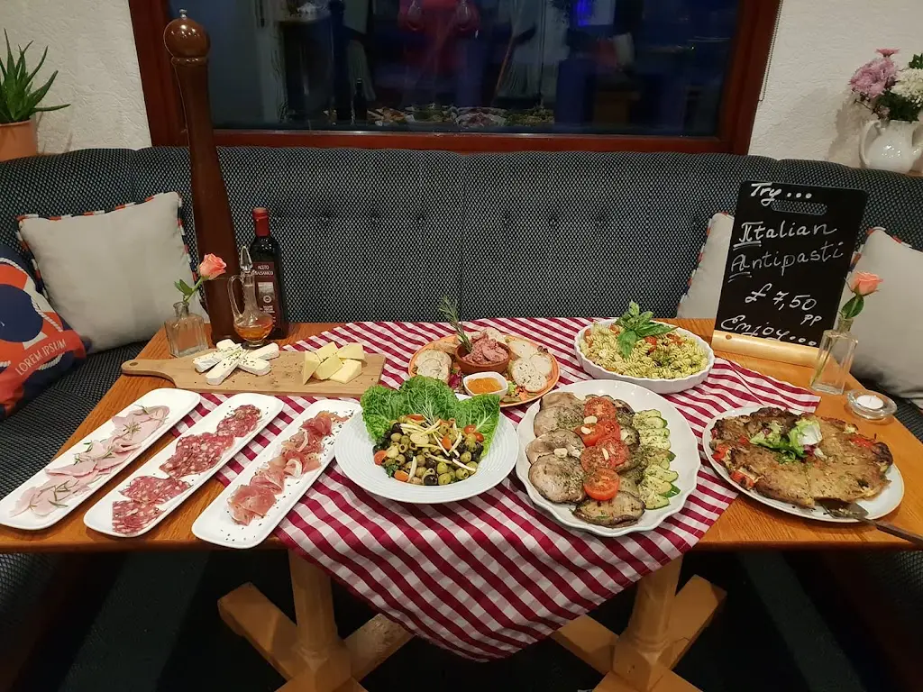 The Alumchine Restaurant_Neyland_slider_image_2