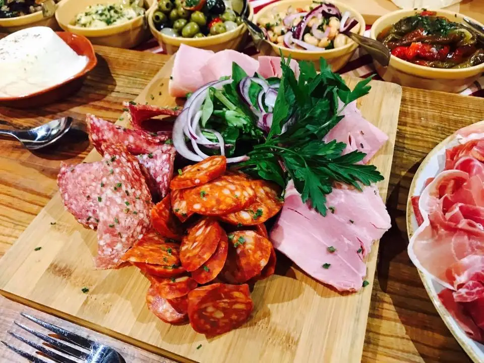 The Alumchine Restaurant_Neyland_slider_image_3