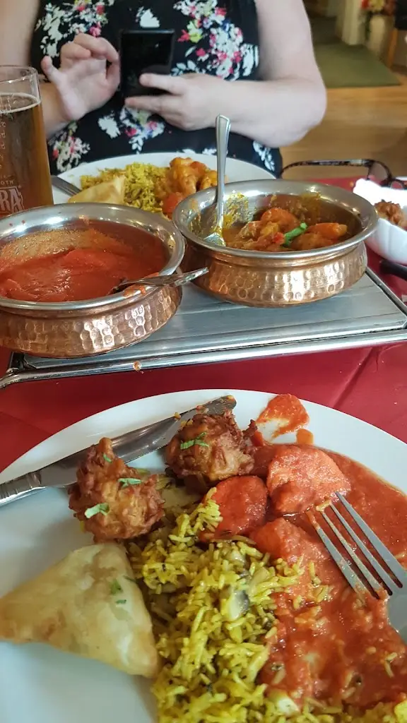 Menu_MOES SPICE LTD_Newcastle Emlyn_image_4