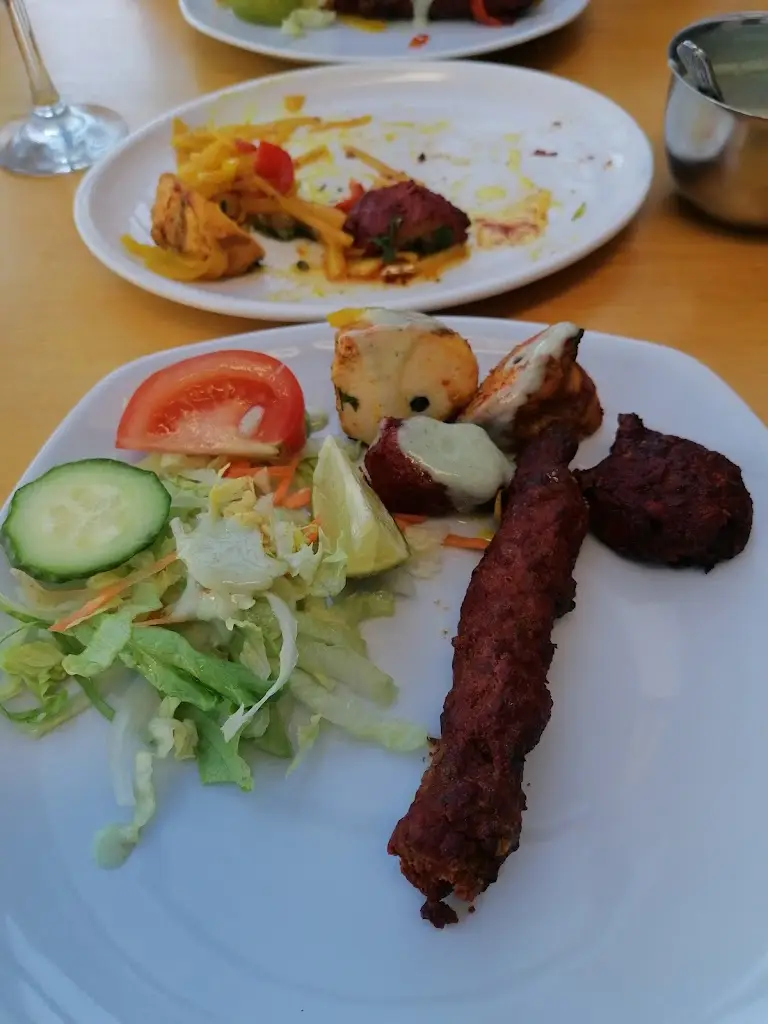 Menu_MOES SPICE LTD_Newcastle Emlyn_image_8