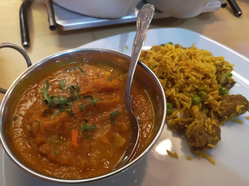 MOES SPICE LTD_Newcastle Emlyn_slider_image_2