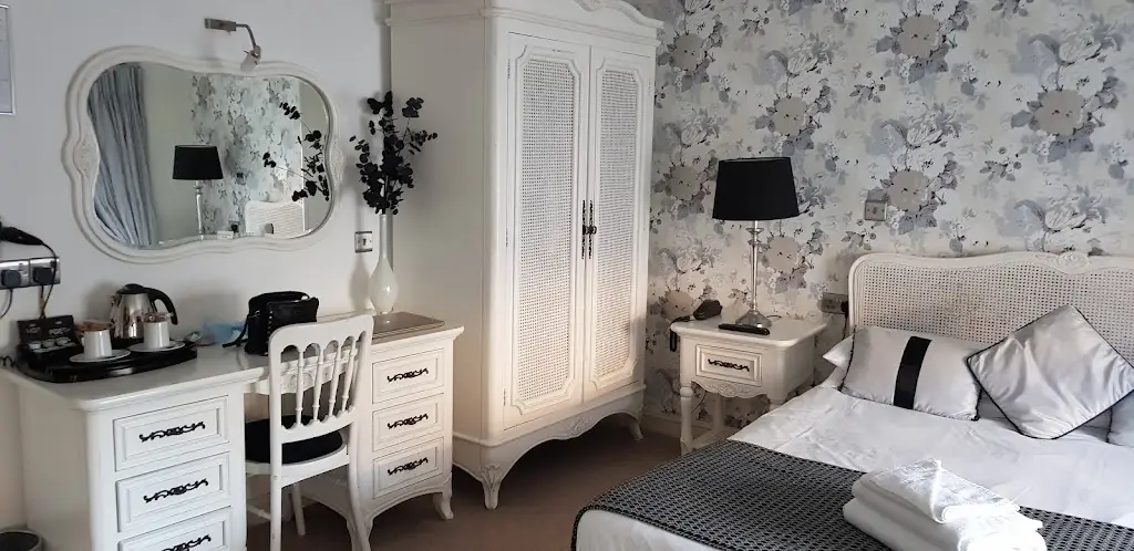 Gwesty'r Emlyn Hotel restaurant in Newcastle Emlyn