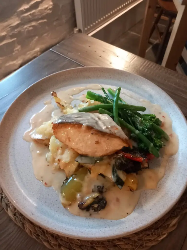 Tafarn Y Coopers Arms_Newcastle Emlyn_slider_image_1