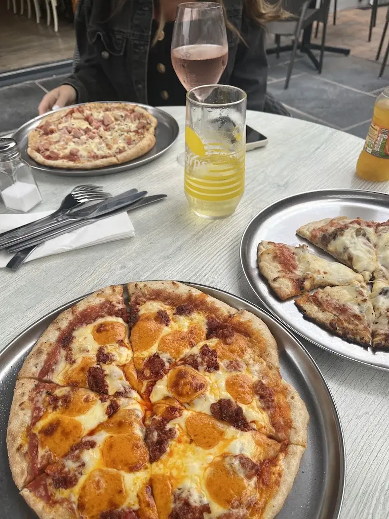 Anthony Clement_Salvatore's Pizzeria Penclawdd_Pen-clawdd_review